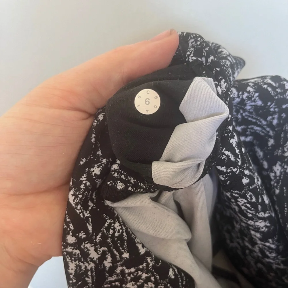 lululemon athletica lululemon black